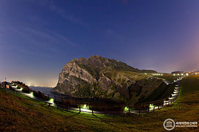 済州火山島と溶岩洞窟