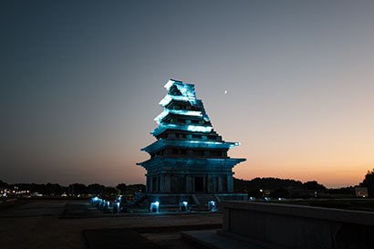 弥勒寺、千年の光